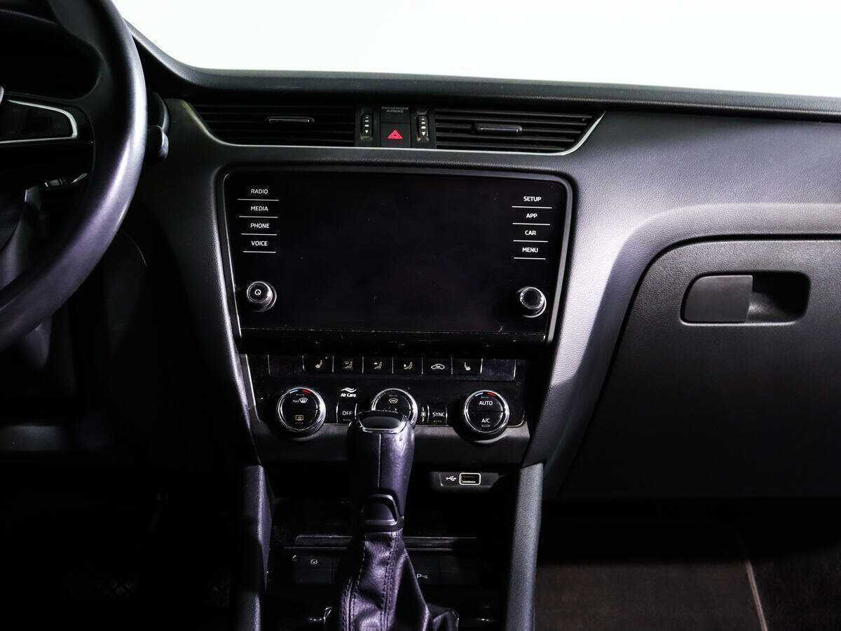 Б/У Шкода Октавия 2019 года. Фото: #12