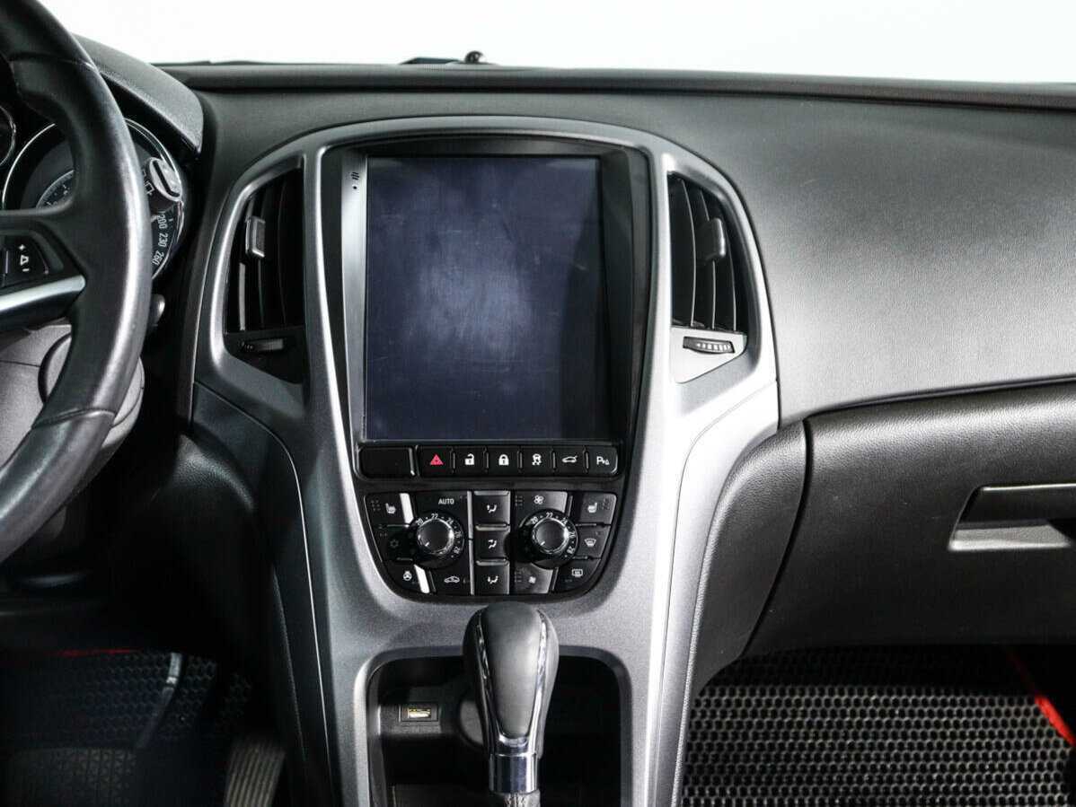 Б/У Опель Астра 2014 года. Фото: #11