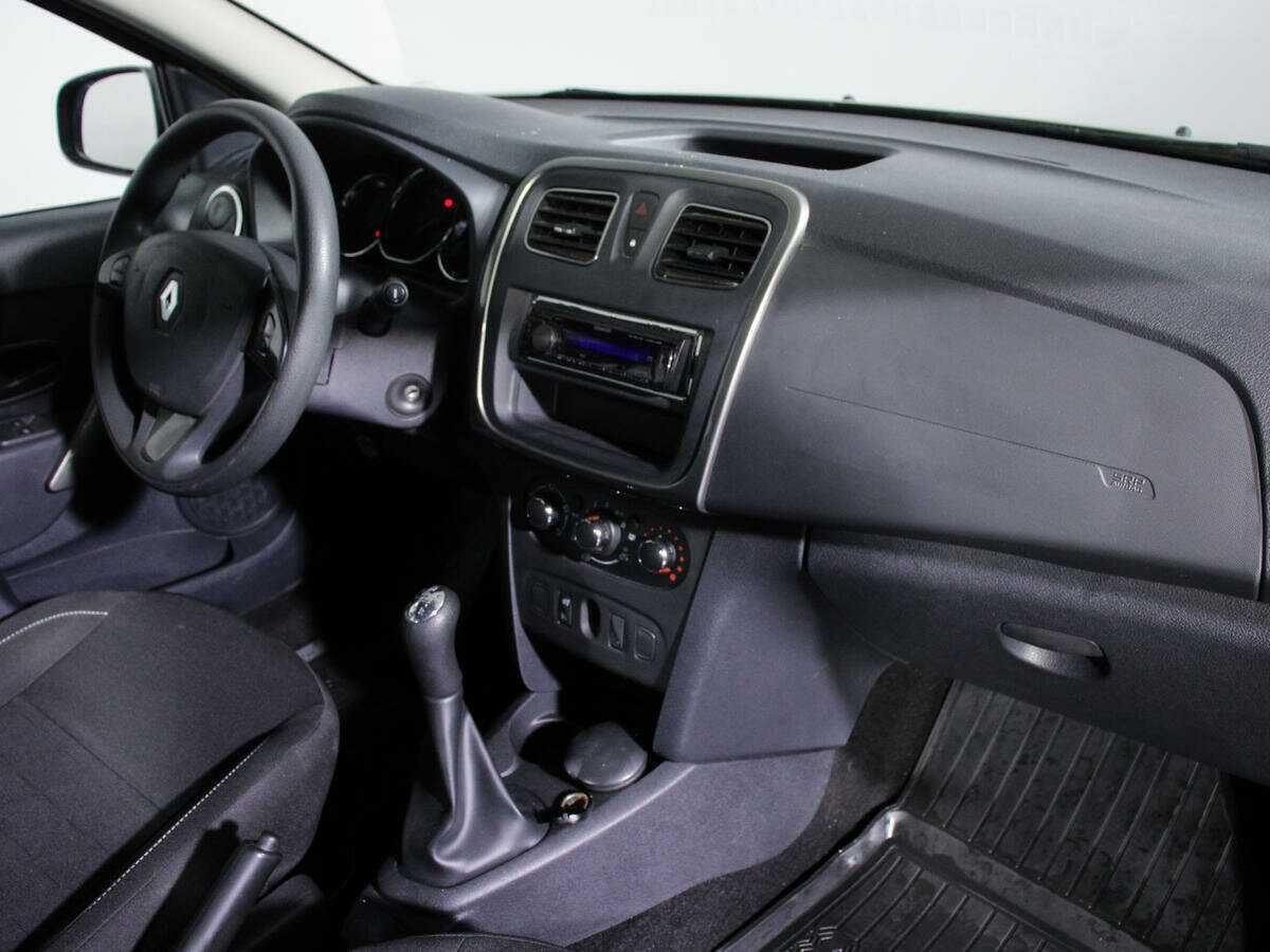 Б/У Рено Сандеро 2017 года. Фото: #6