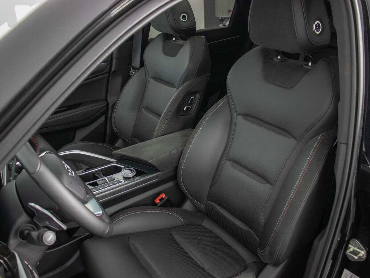 Geely Tugella 2022 года с пробегом. Фото: #11