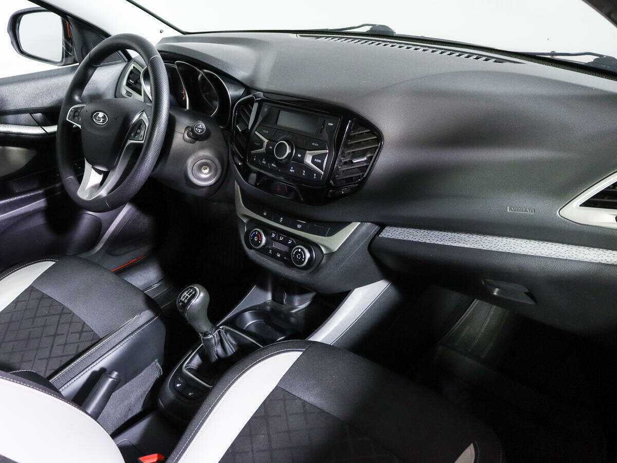 Б/У Лада (ВАЗ) Веста 2018 года. Фото: #6