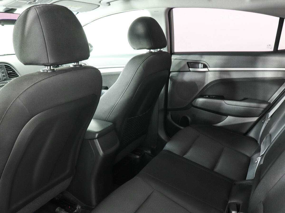 Б/У Хендай Елантра 2017 года. Фото: #11