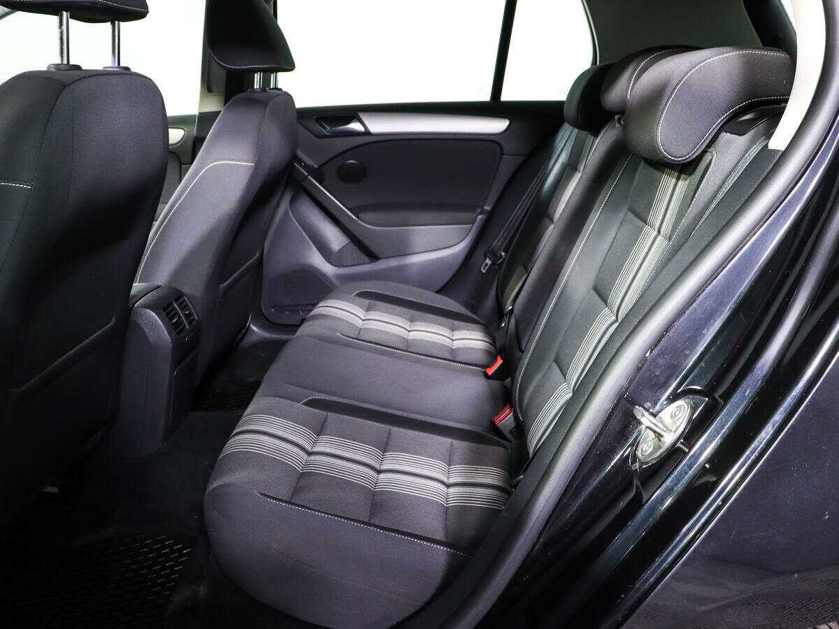 Б/У Фольксваген Гольф 2012 года. Фото: #7