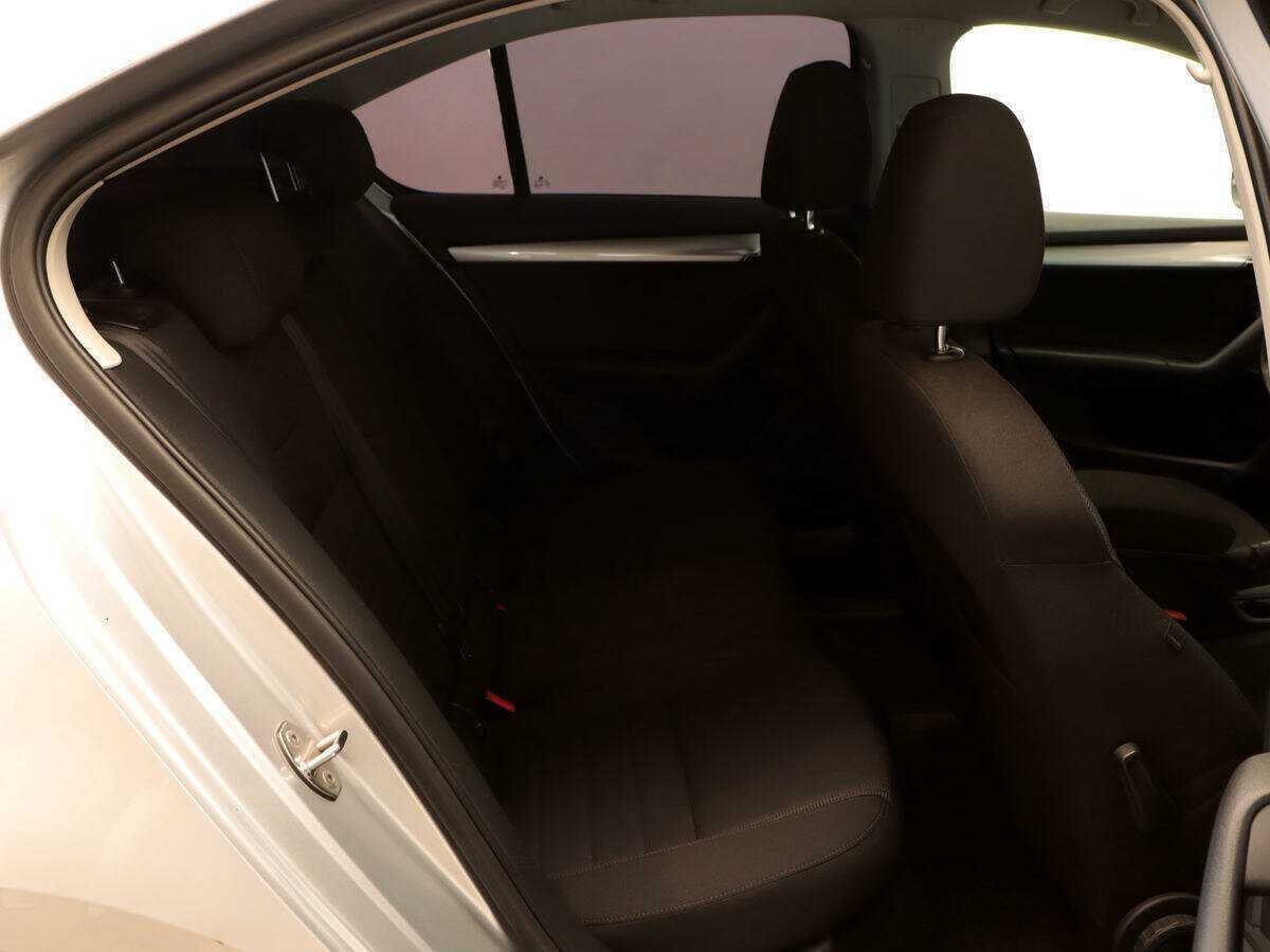 Б/У Шкода Октавия 2013 года. Фото: #7