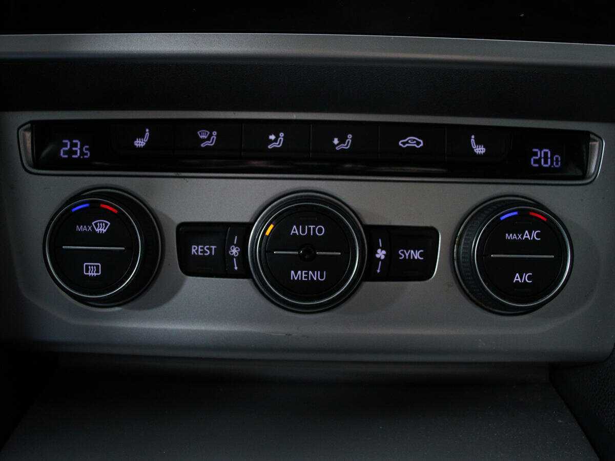 Volkswagen Passat 2018 года с пробегом. Фото: #16