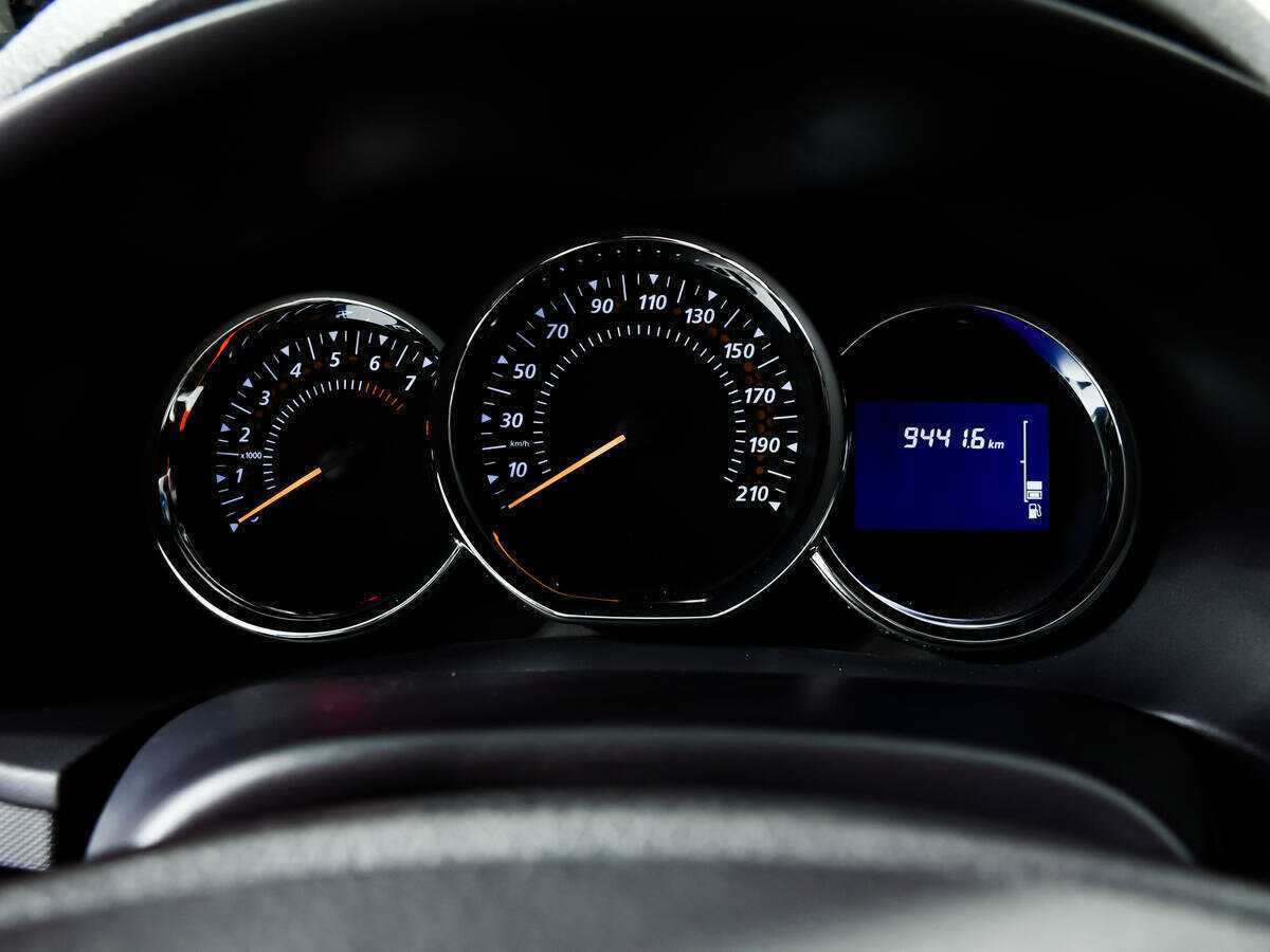 Б/У Рено Сандеро 2016 года. Фото: #9