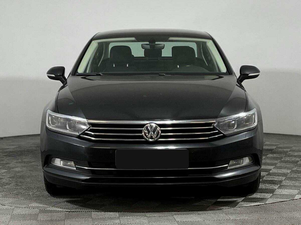 Volkswagen Passat 2018 года с пробегом. Фото: #1