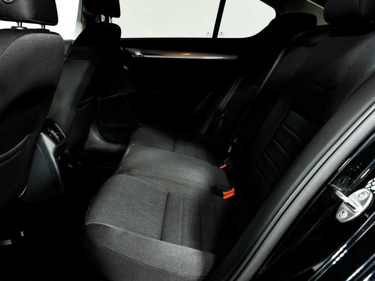 Б/У Шкода Октавия 2016 года. Фото: #11