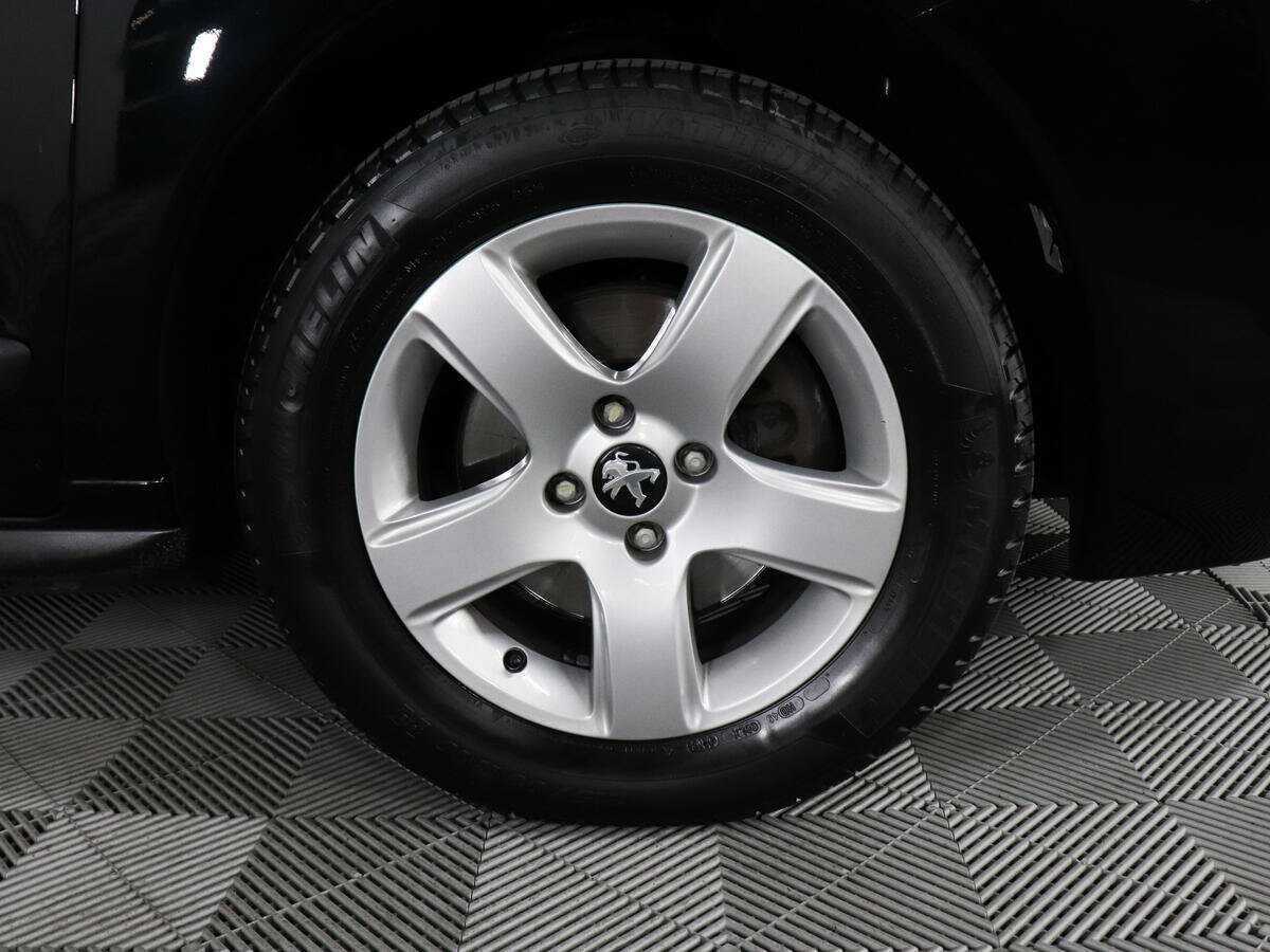 Б/У Пежо 3008 2016 года. Фото: #8