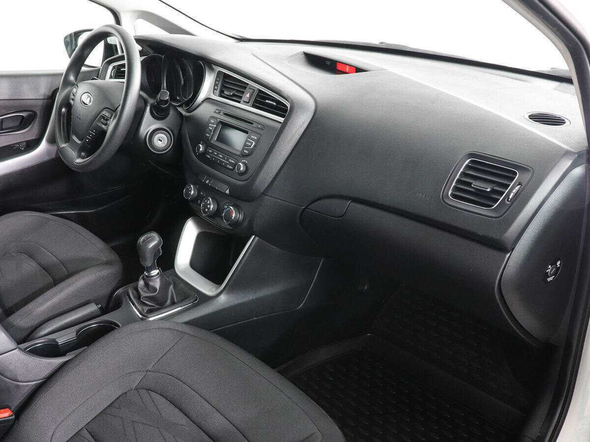 Б/У Киа Сид 2018 года. Фото: #9