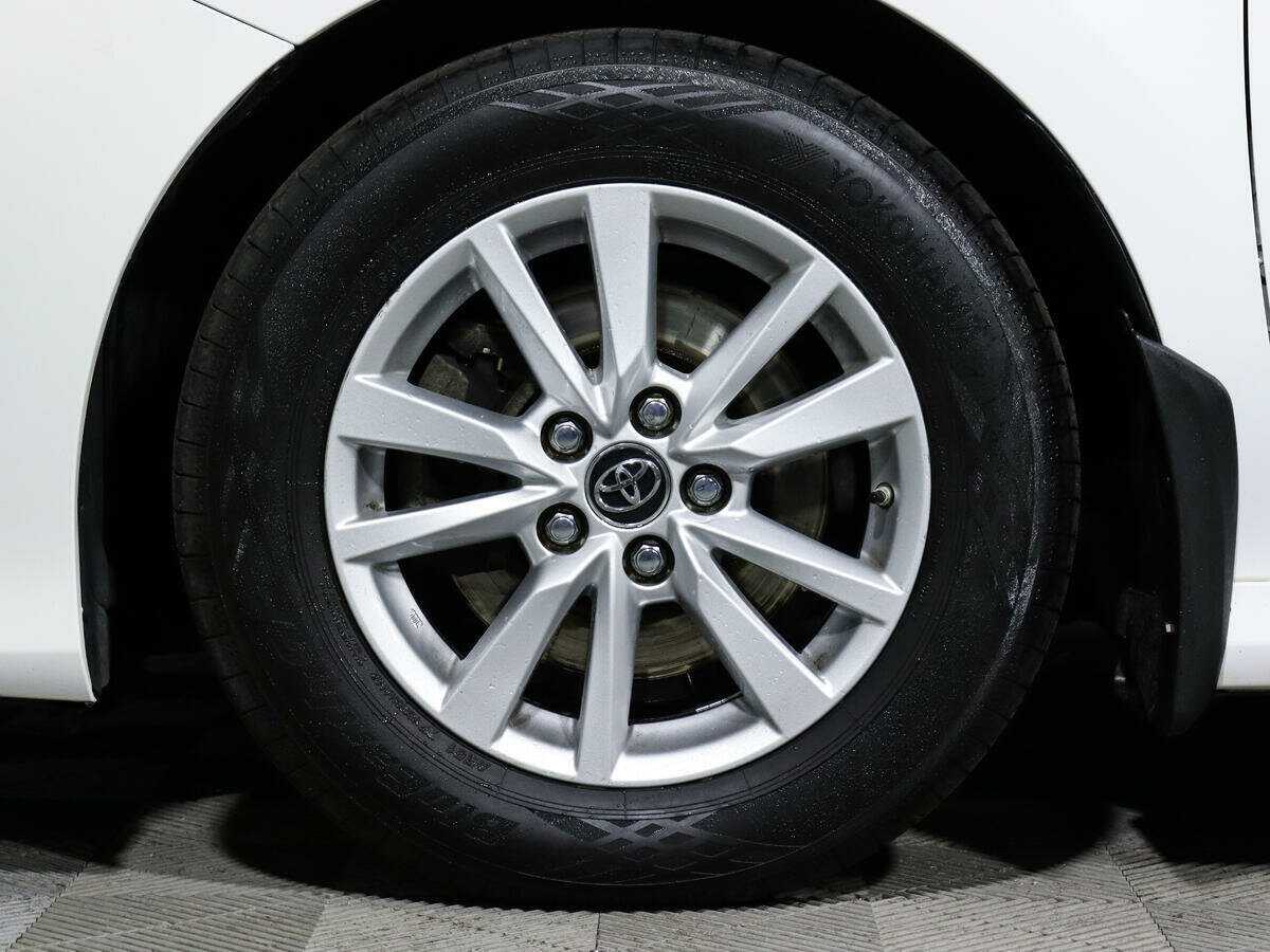 Toyota Camry 2018 года с пробегом. Фото: #14