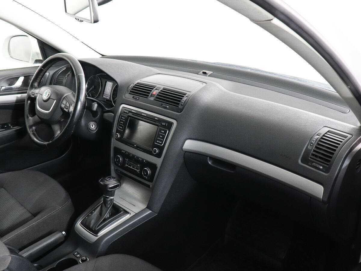 Б/У Шкода Октавия 2012 года. Фото: #9