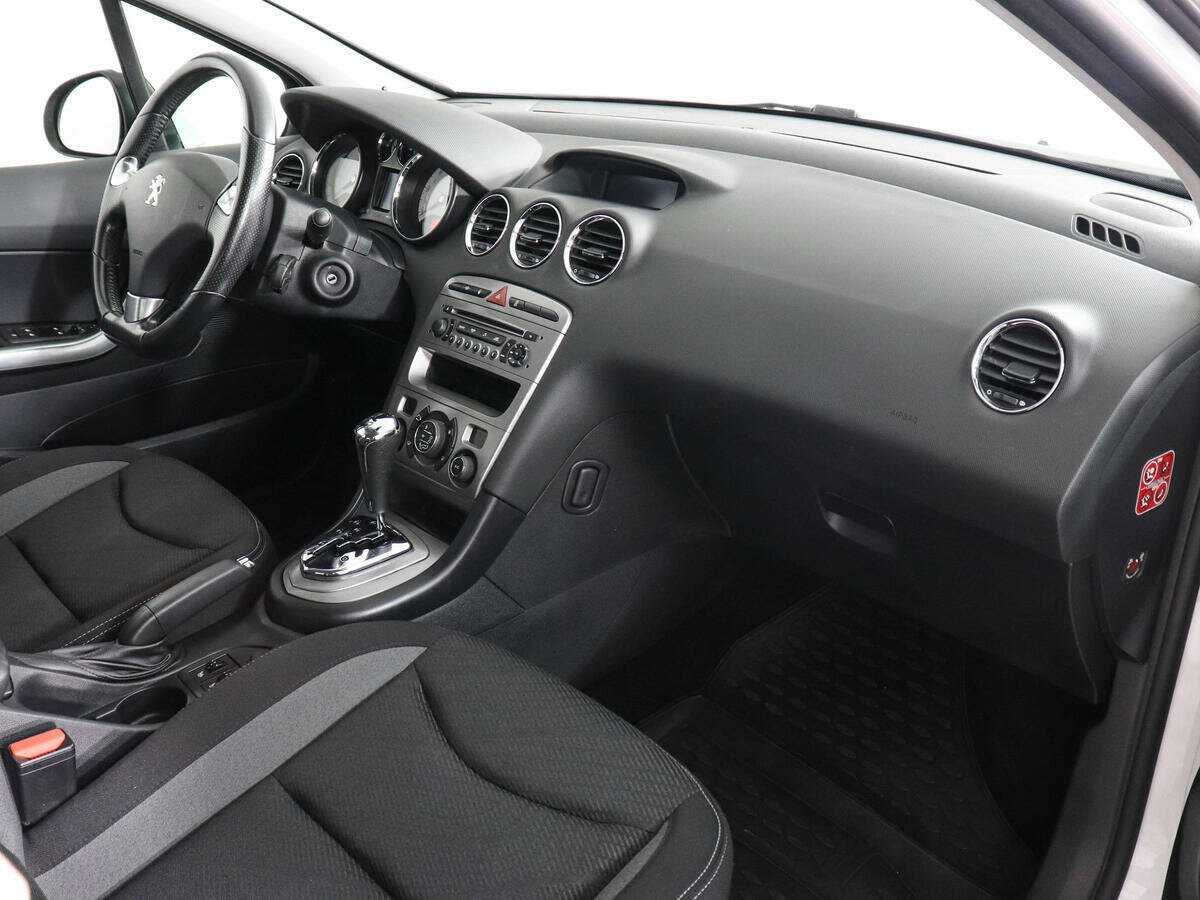Б/У Пежо 408 2016 года. Фото: #9
