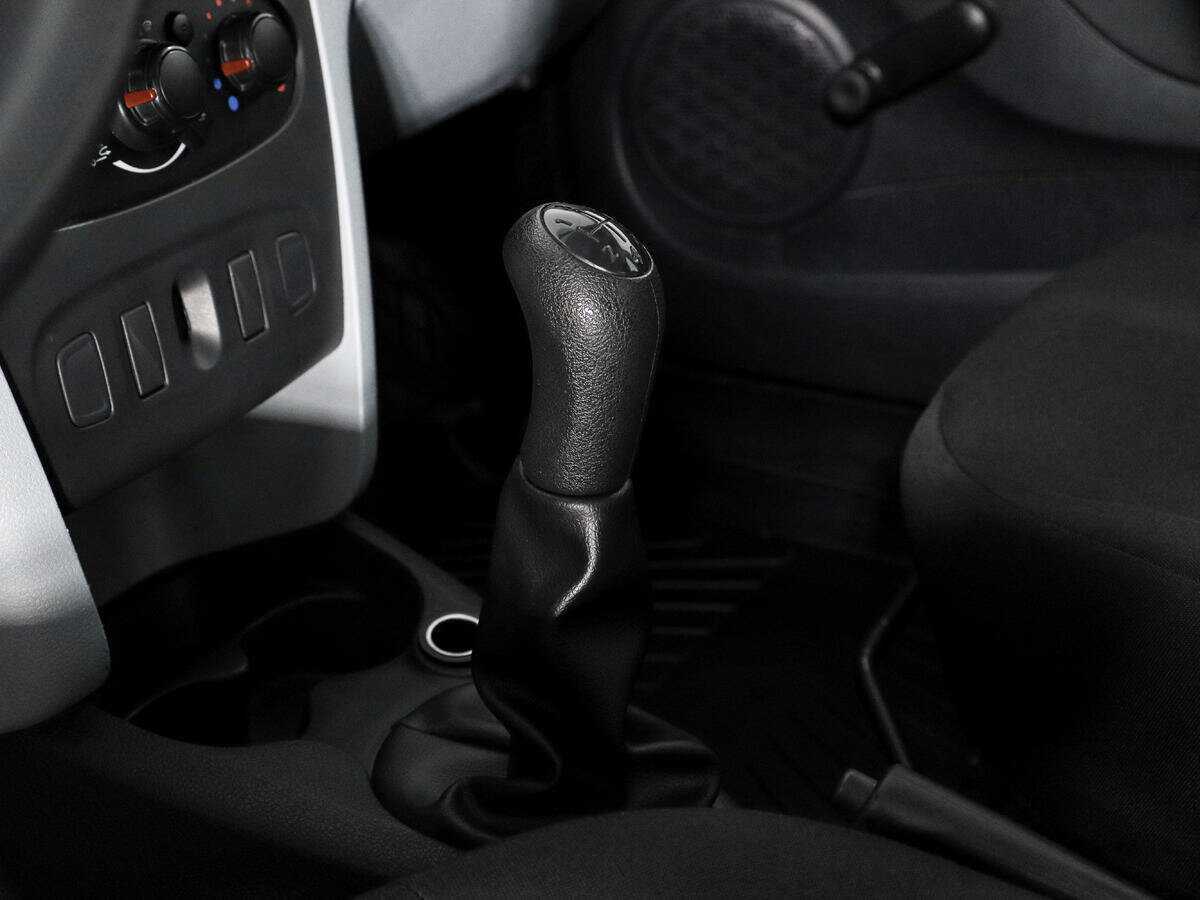 Б/У Рено Логан 2014 года. Фото: #9