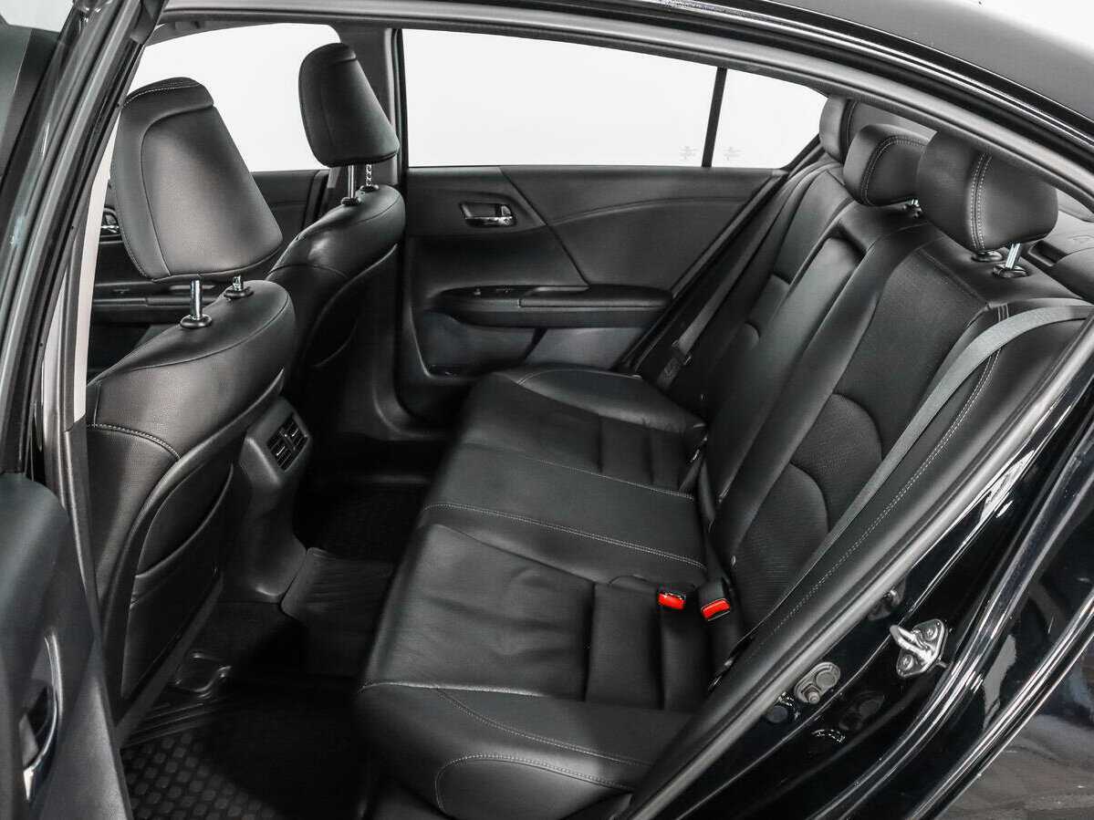 Б/У Хонда Аккорд 2013 года. Фото: #9