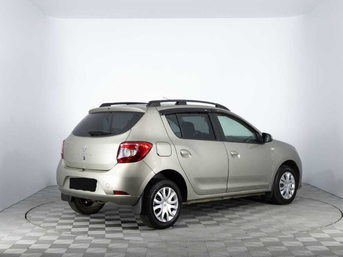 Б/У Рено Сандеро 2015 года. Фото: #4