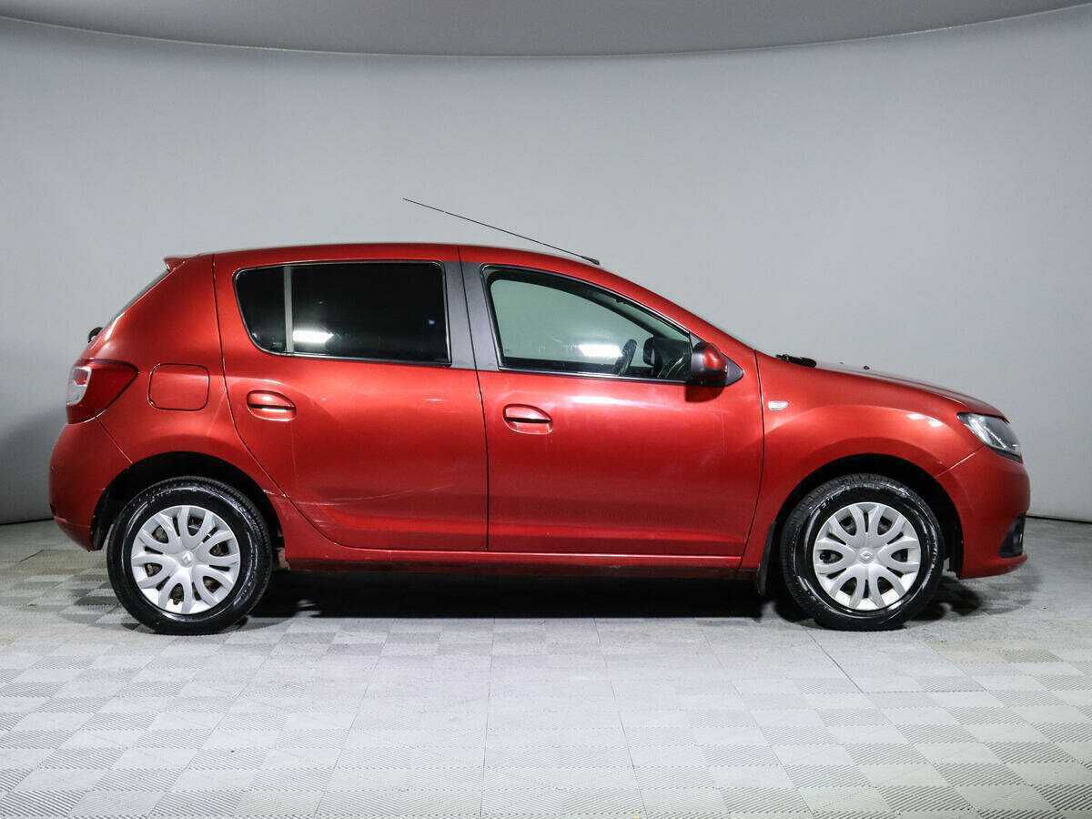 Б/У Рено Сандеро 2015 года. Фото: #3