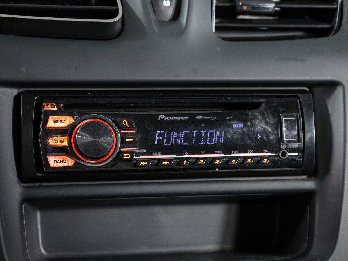 Б/У Рено Сандеро 2015 года. Фото: #18