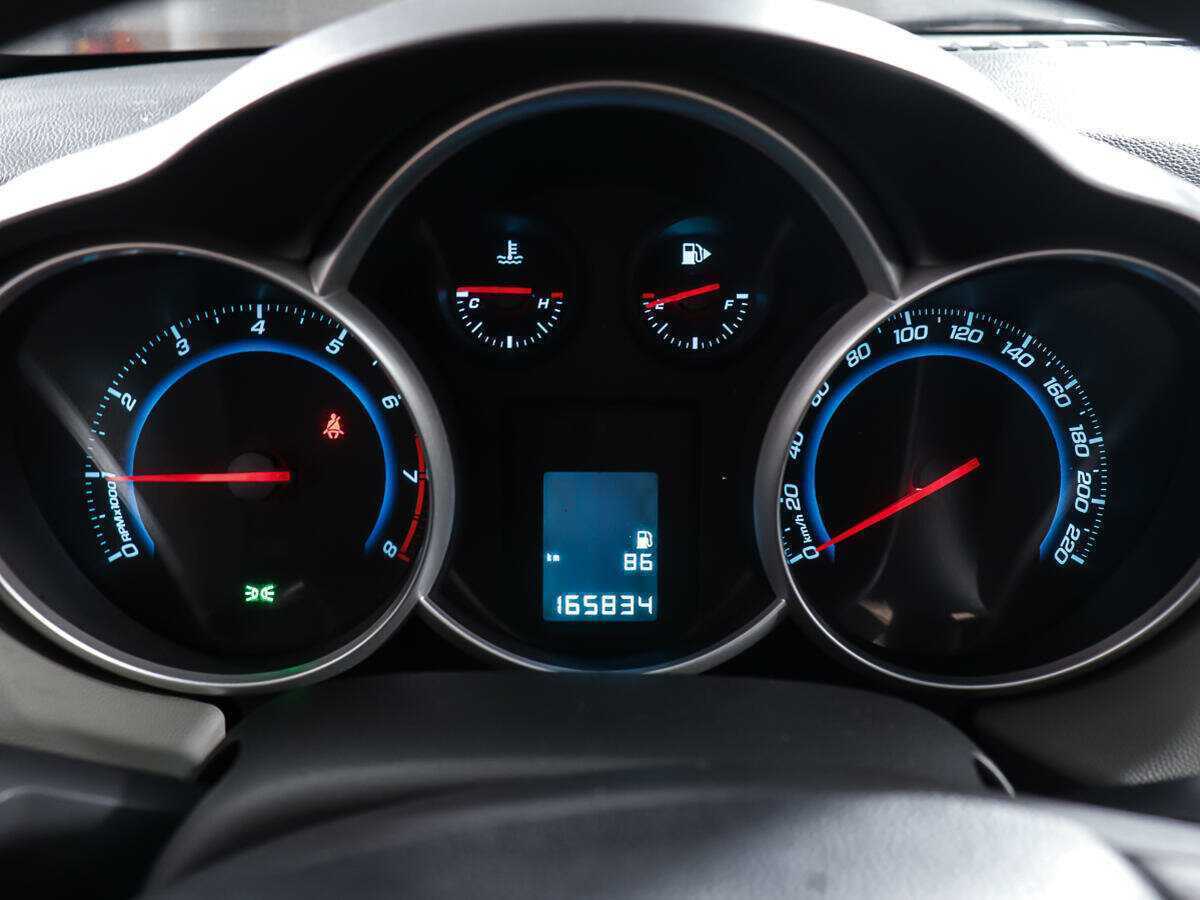 Б/У Шевроле Круз 2014 года. Фото: #13