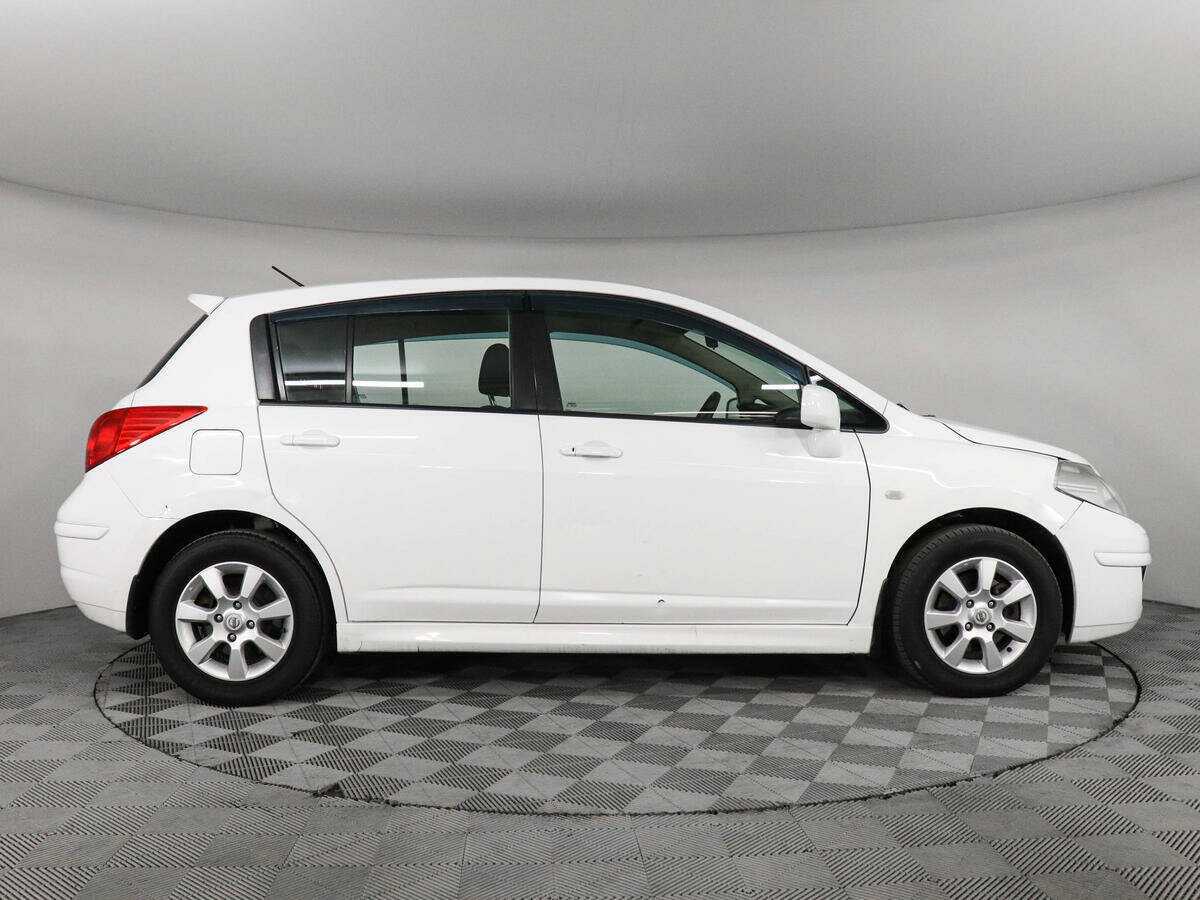 Nissan Tiida 2013 года с пробегом. Фото: #3