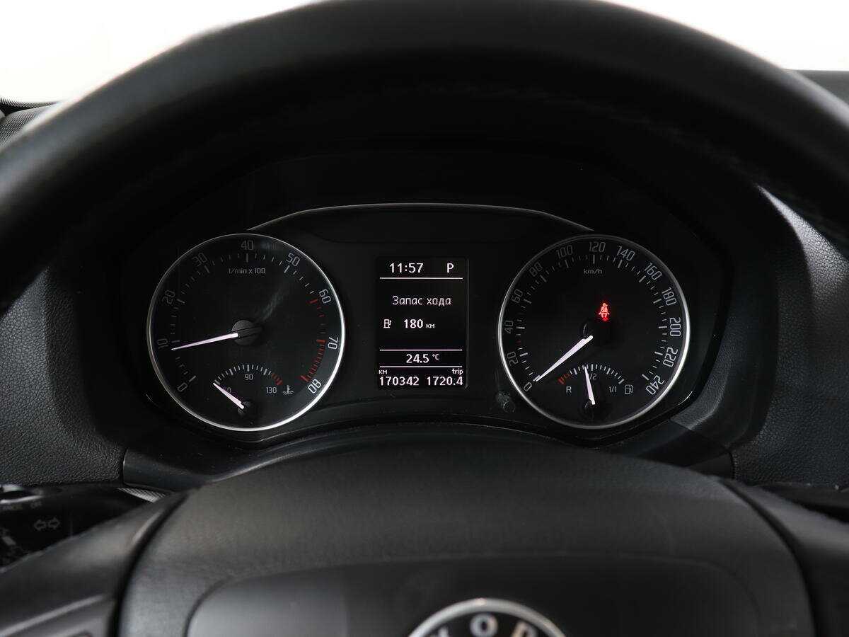 Б/У Шкода Октавия 2013 года. Фото: #10