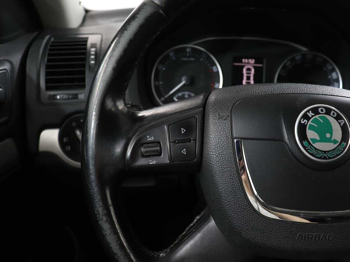 Б/У Шкода Октавия 2013 года. Фото: #14