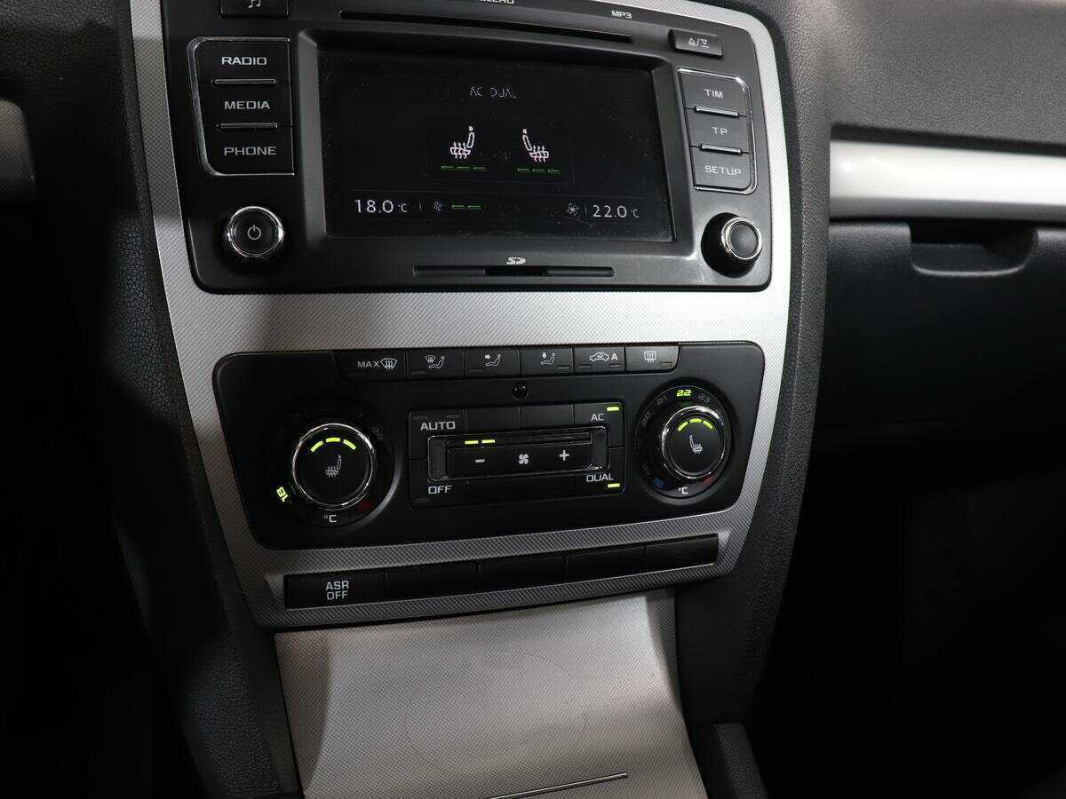 Б/У Шкода Октавия 2013 года. Фото: #17