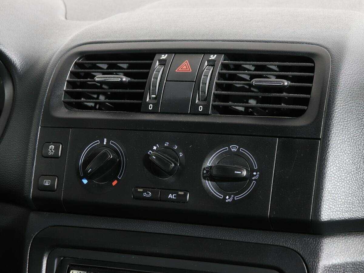 Б/У Шкода Фабия 2014 года. Фото: #10