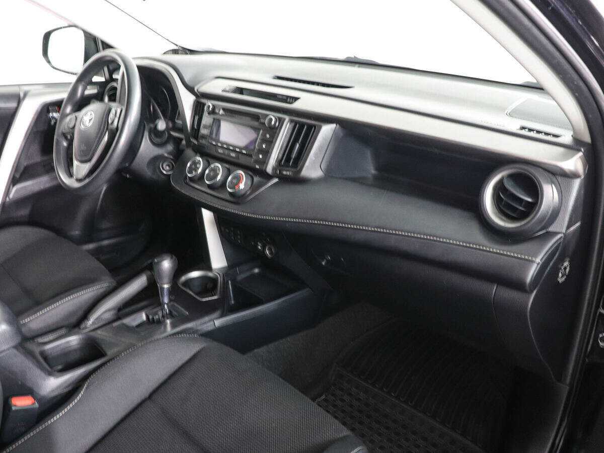Toyota RAV4 2017 года с пробегом. Фото: #5