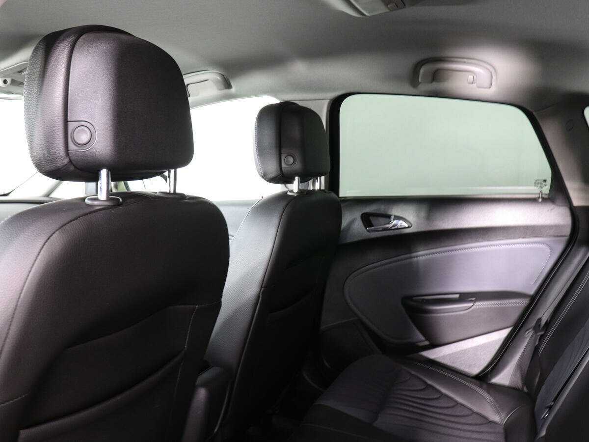 Б/У Опель Астра 2014 года. Фото: #7