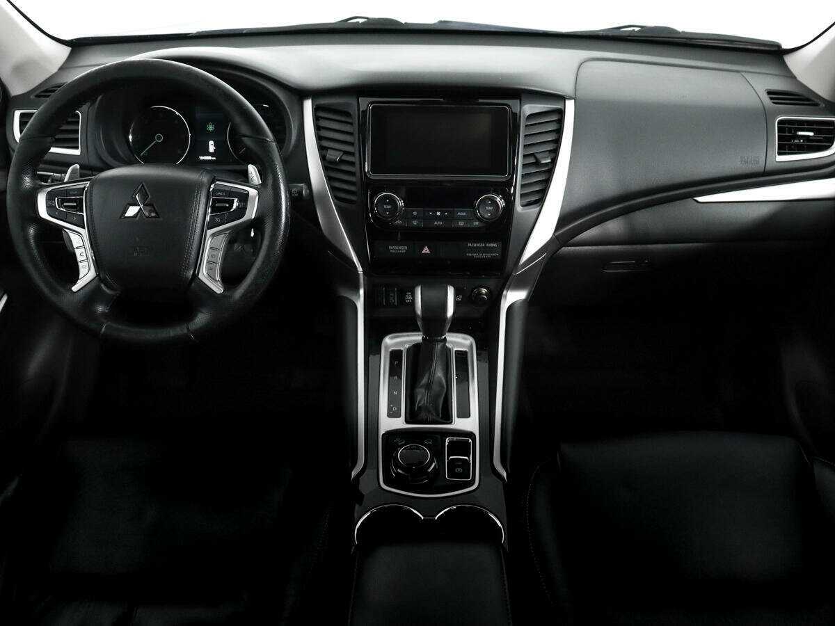 Mitsubishi Pajero Sport 2019 года с пробегом. Фото: #12
