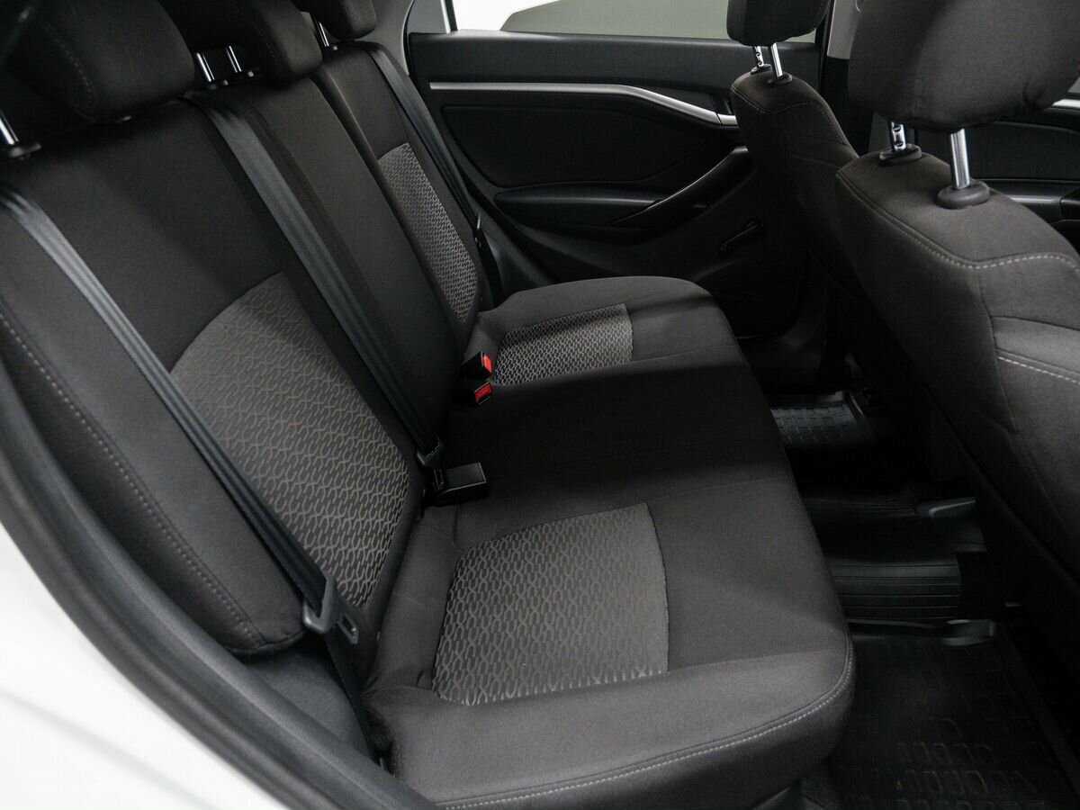 Б/У Лада (ВАЗ) Веста 2017 года. Фото: #9