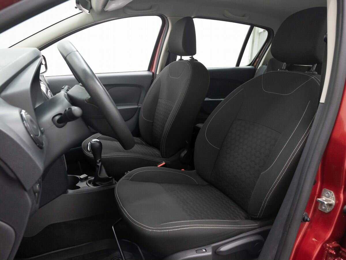 Б/У Рено Сандеро 2017 года. Фото: #8