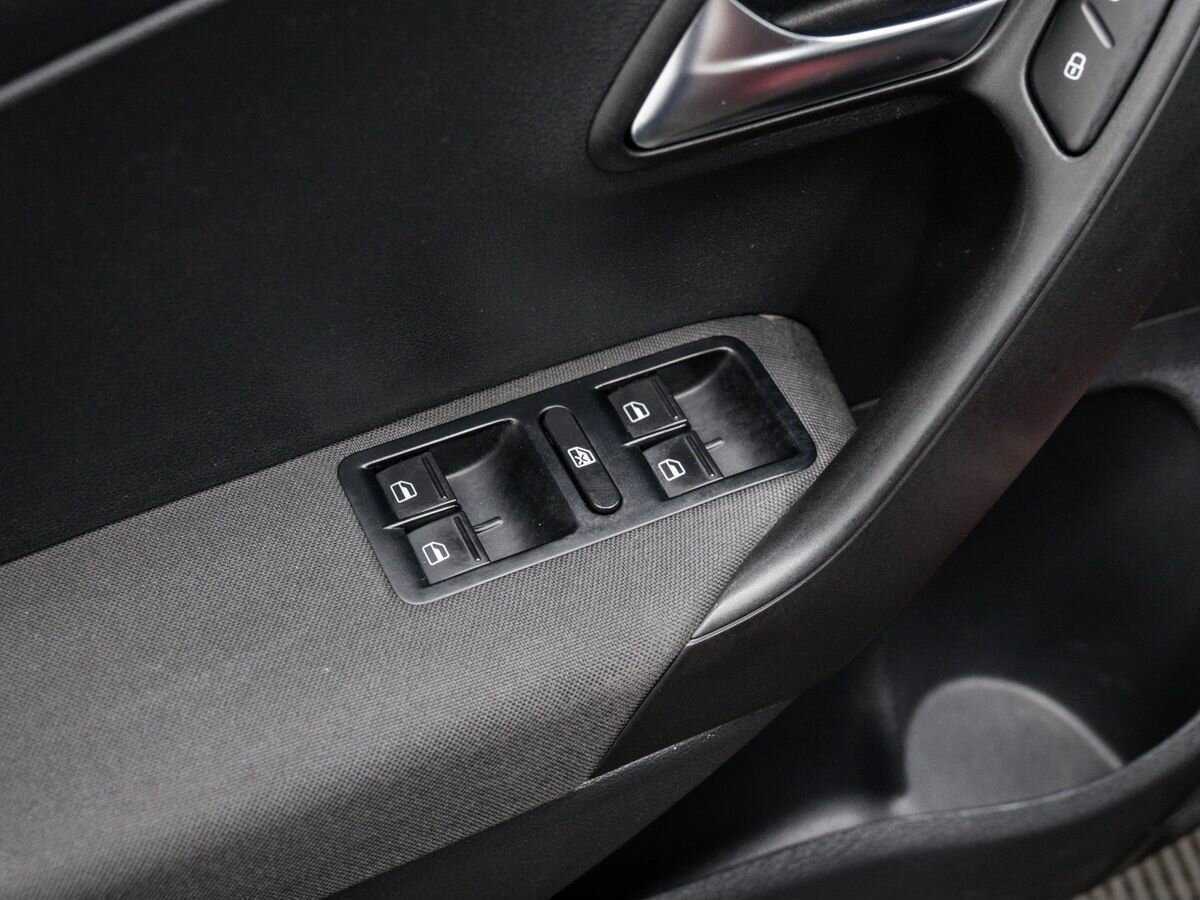 Б/У Фольксваген Поло 2017 года. Фото: #12