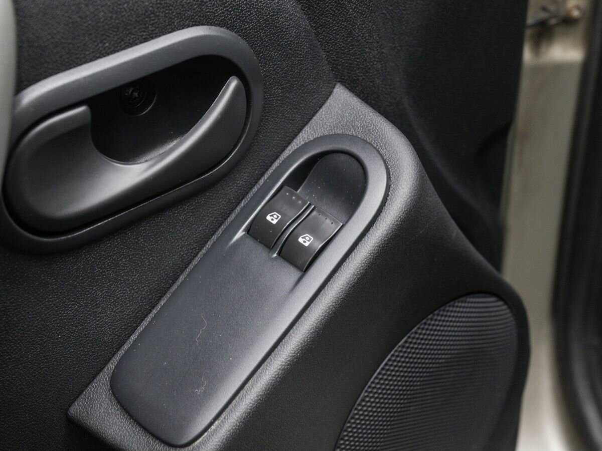 Б/У Рено Дастер 2014 года. Фото: #14