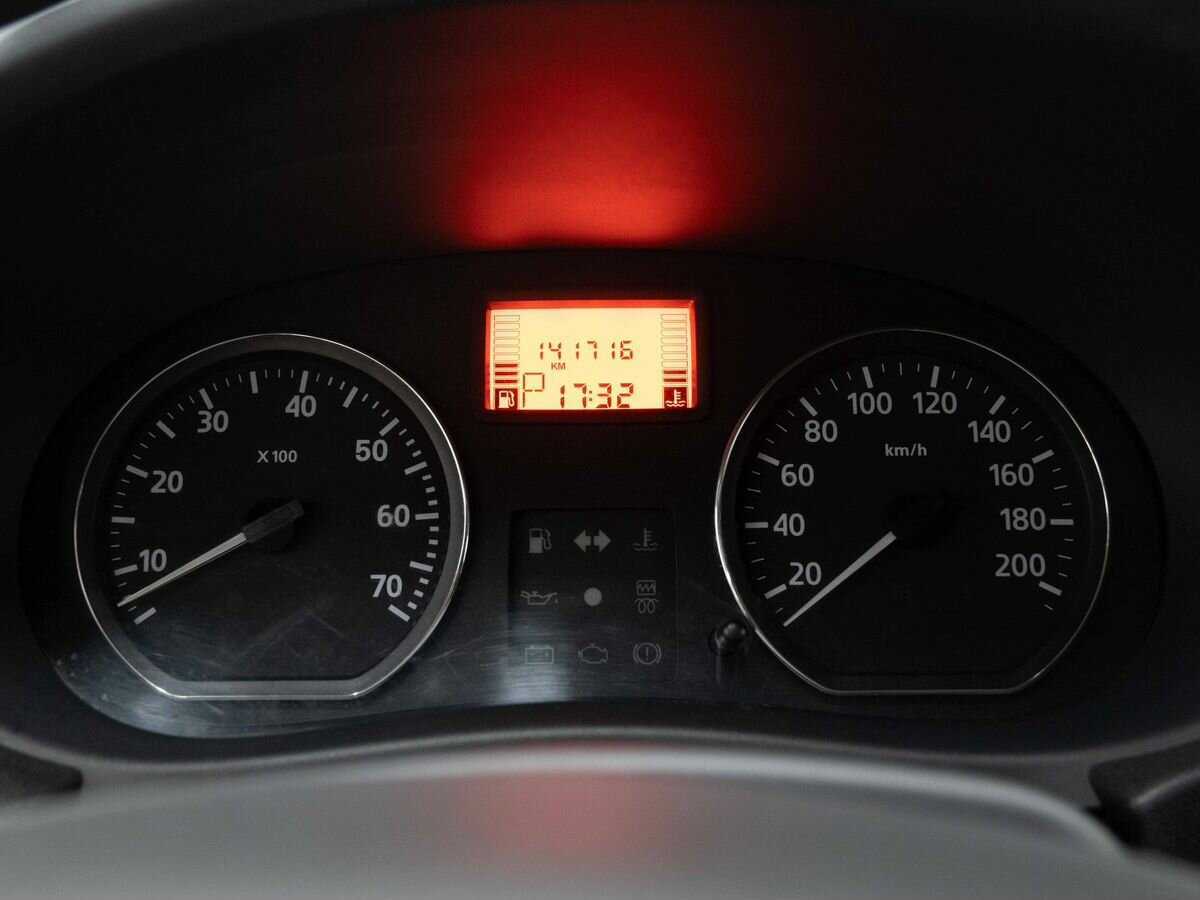 Б/У Ниссан Альмера 2013 года. Фото: #16