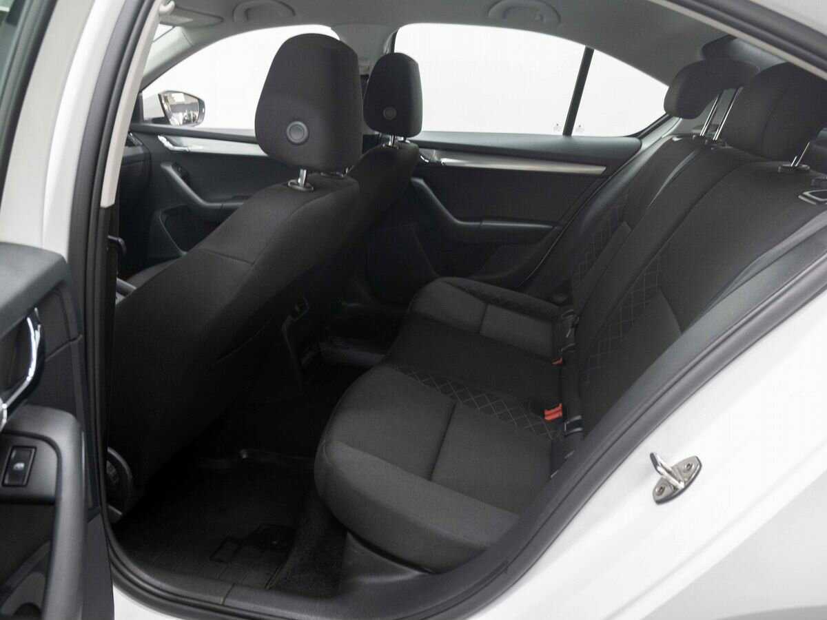 Б/У Шкода Октавия 2019 года. Фото: #10