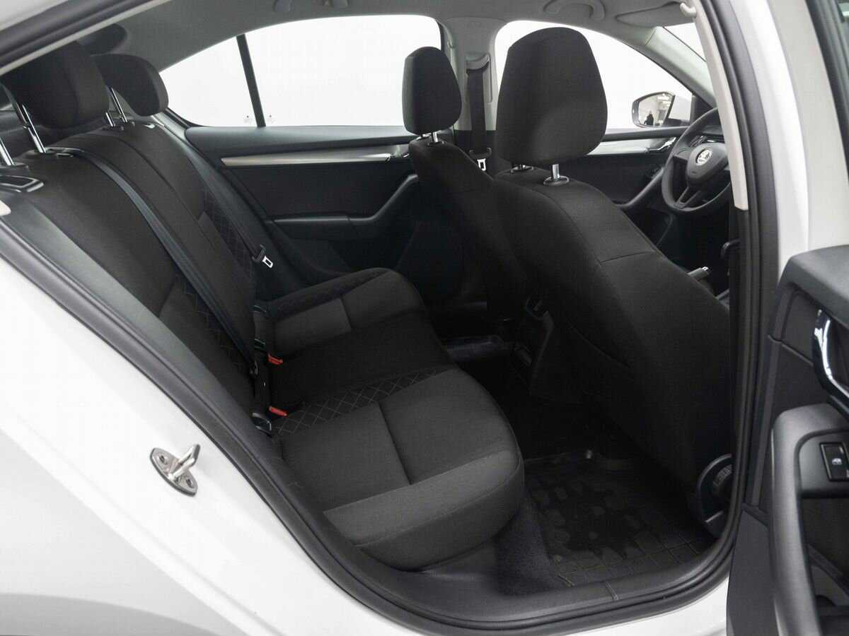 Б/У Шкода Октавия 2019 года. Фото: #11