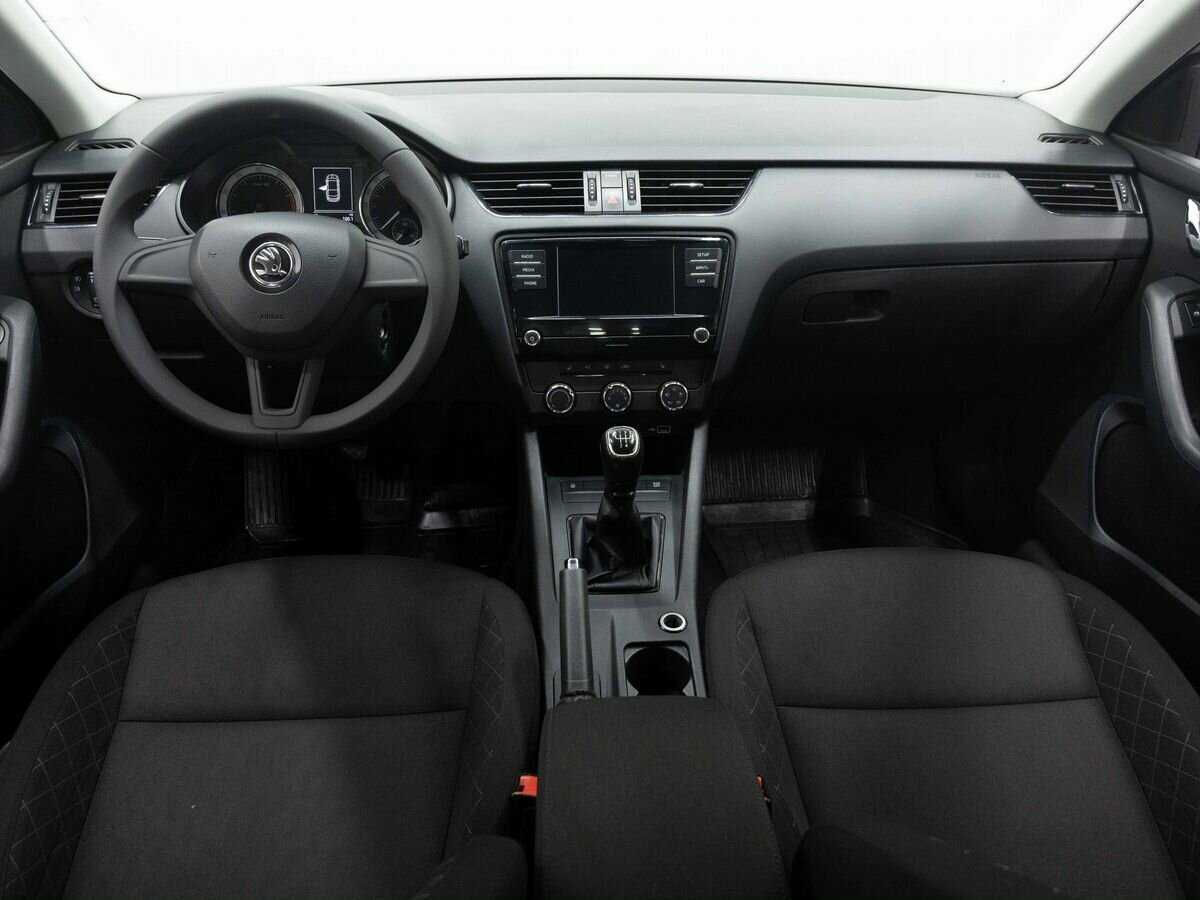 Б/У Шкода Октавия 2019 года. Фото: #20