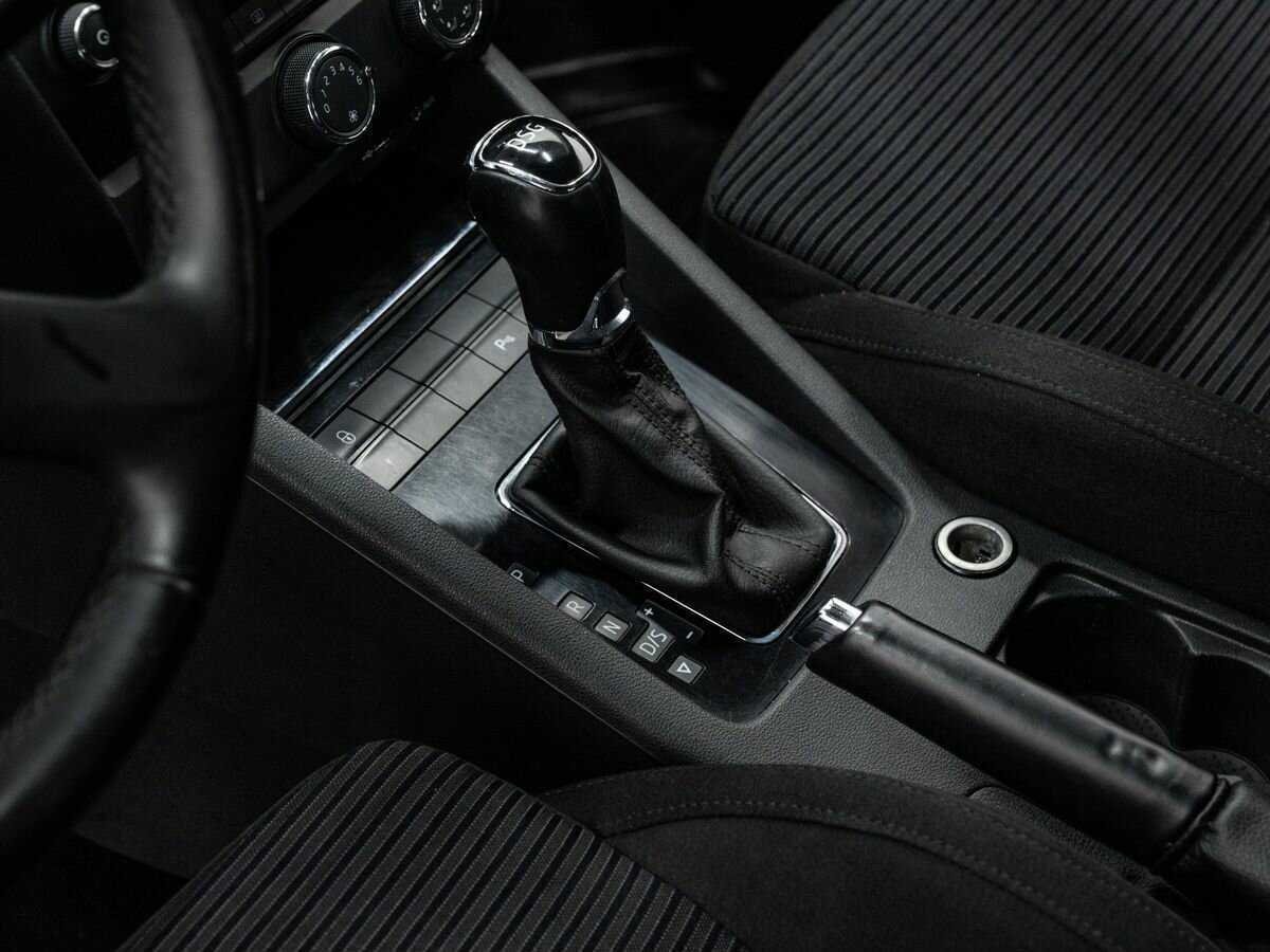 Б/У Шкода Октавия 2015 года. Фото: #13