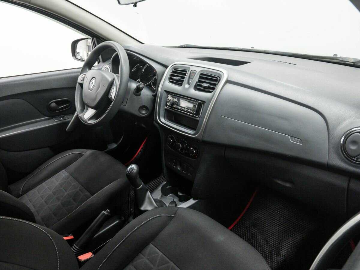 Б/У Рено Сандеро 2017 года. Фото: #6