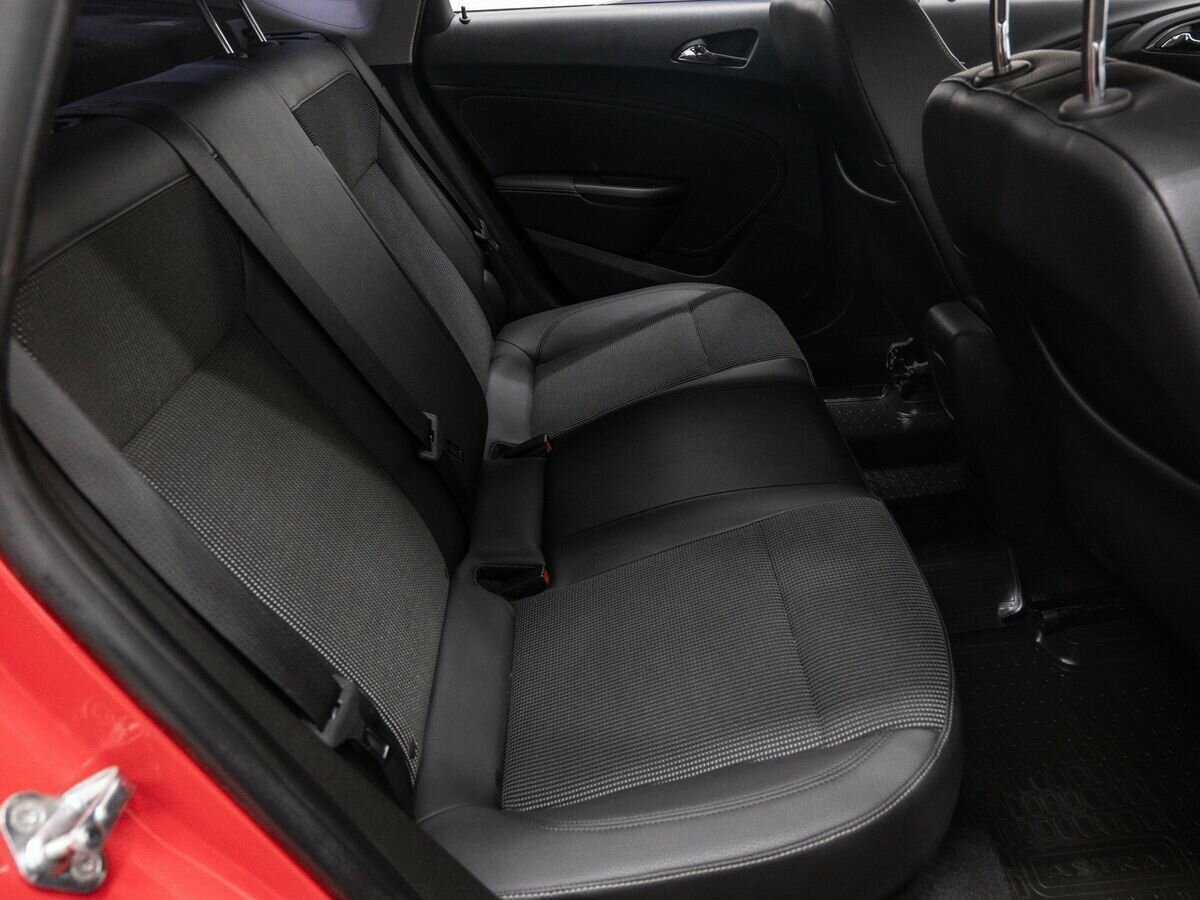 Б/У Опель Астра 2013 года. Фото: #8