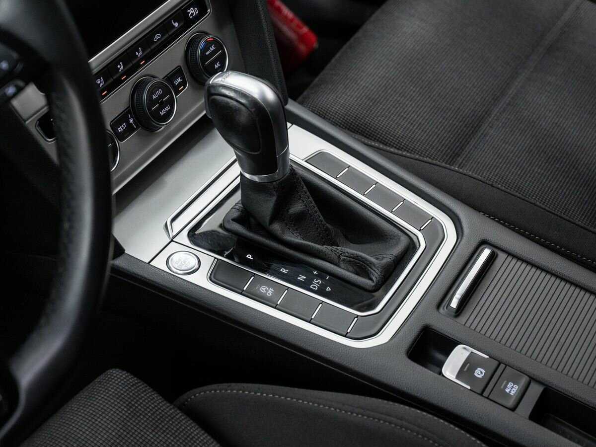 Б/У Фольксваген Пассат 2018 года. Фото: #15