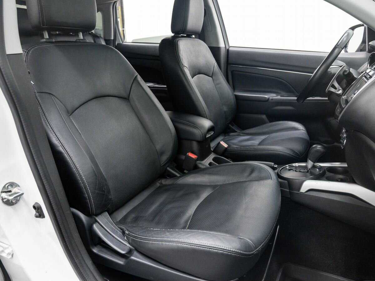 Б/У Митсубиши АС-Икс 2014 года. Фото: #7