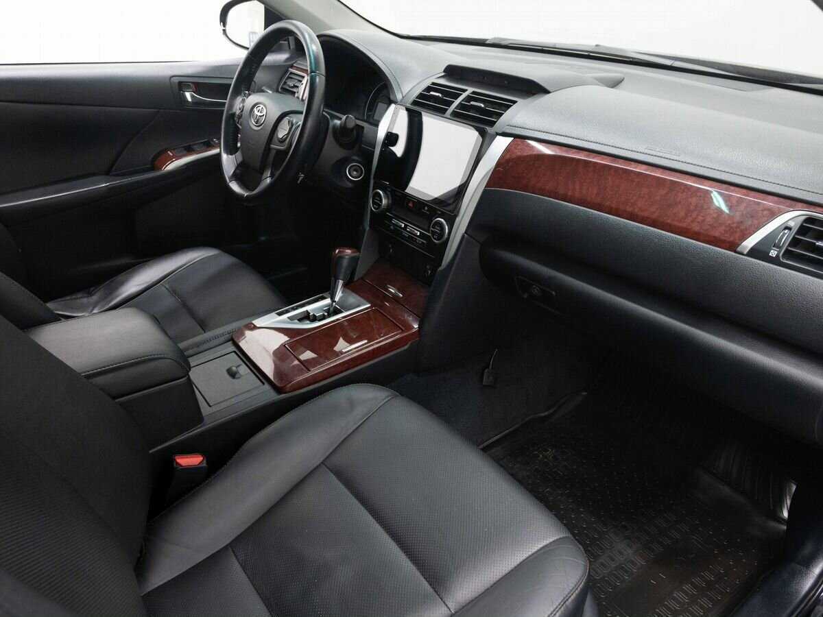 Б/У Тойота Камри 2012 года. Фото: #10