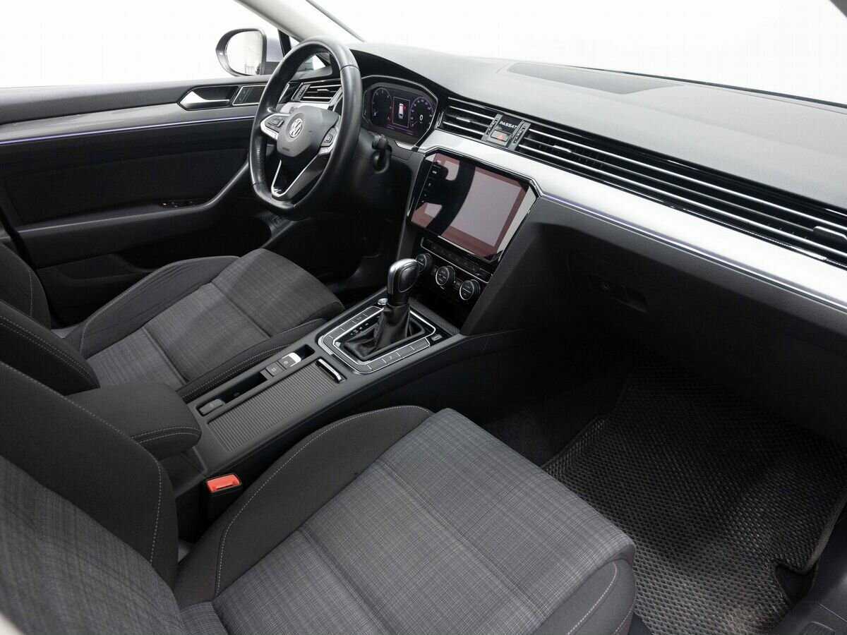 Volkswagen Passat 2020 года с пробегом. Фото: #12