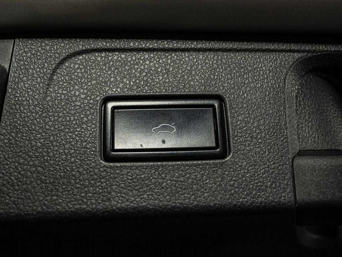 Volkswagen Passat 2020 года с пробегом. Фото: #22