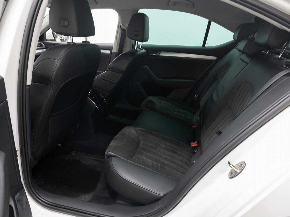 Б/У Шкода Суперб 2016 года. Фото: #9