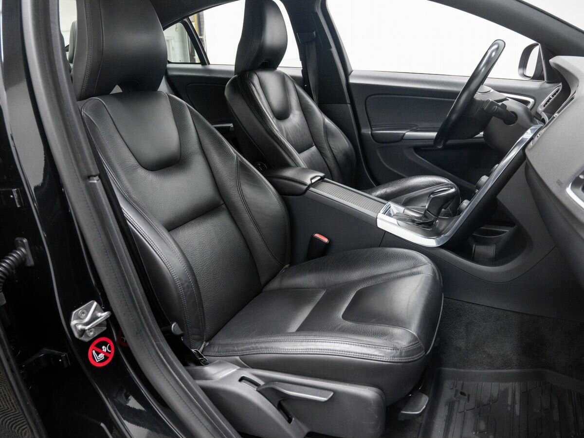 Б/У Вольво С60 2013 года. Фото: #8