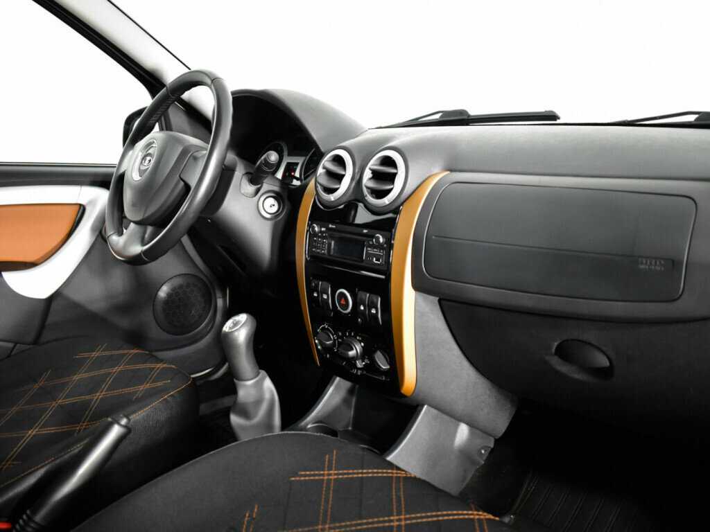 Б/У Лада (ВАЗ) Ларгус 2016 года. Фото: #8